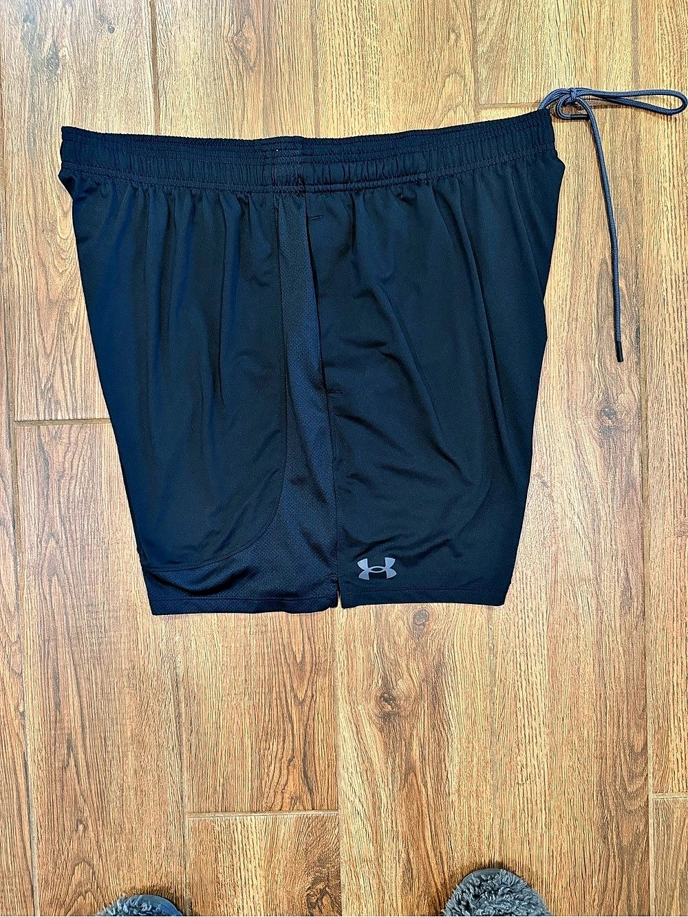 Under Armour Athletic Shorts 8” pockets Black 2XL Like New